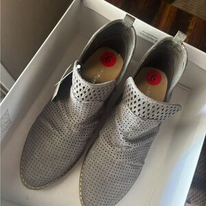 (New) Women’s Gray Perforated Boots